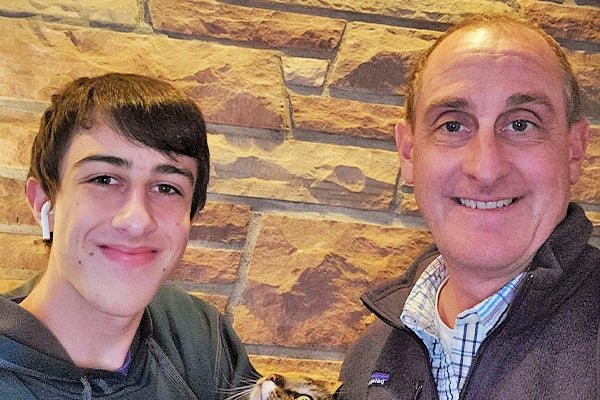 Voluntarios del mes de enero: Jim y James Carr